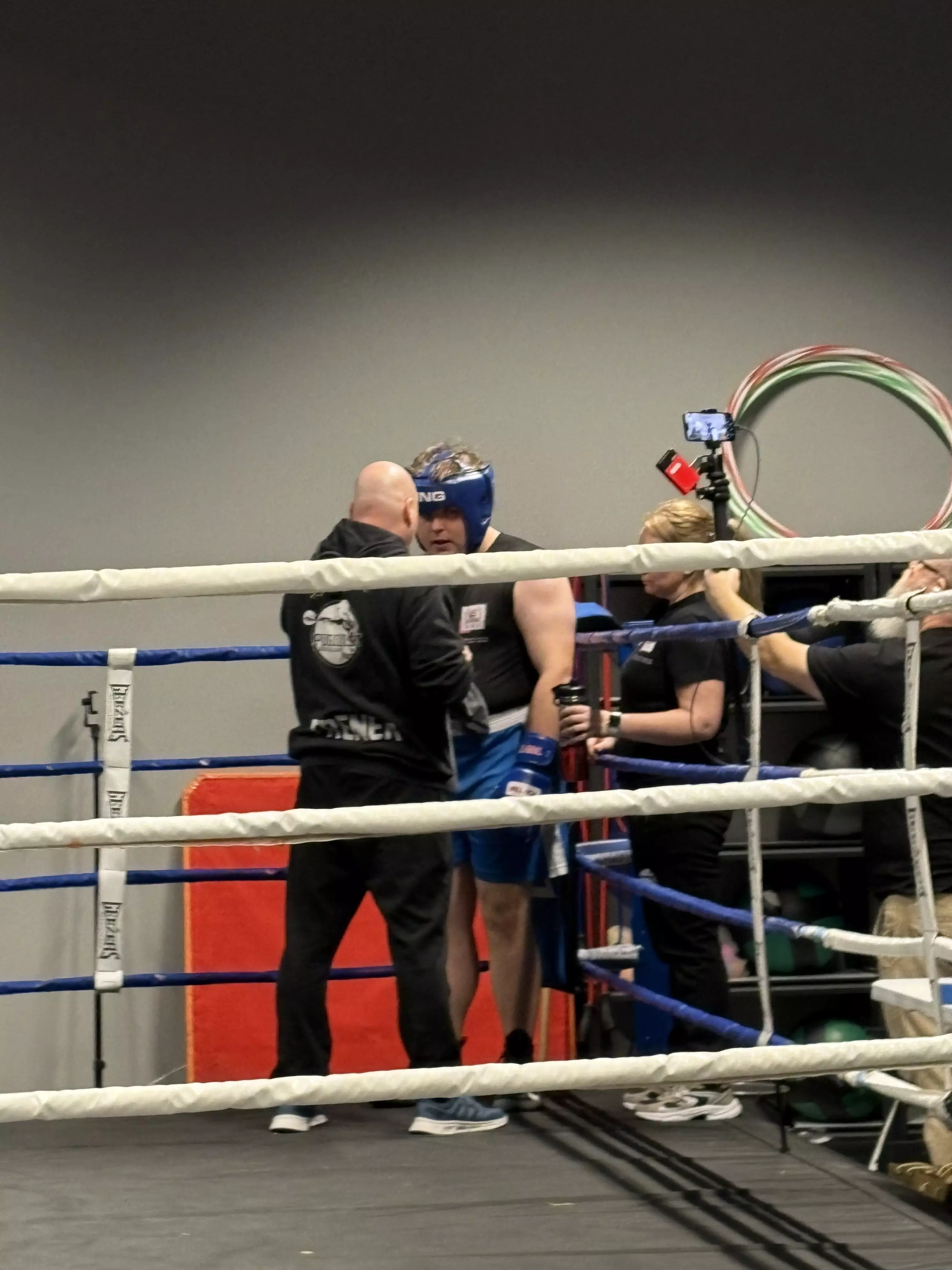 Marcus får gode råd i hjørnet