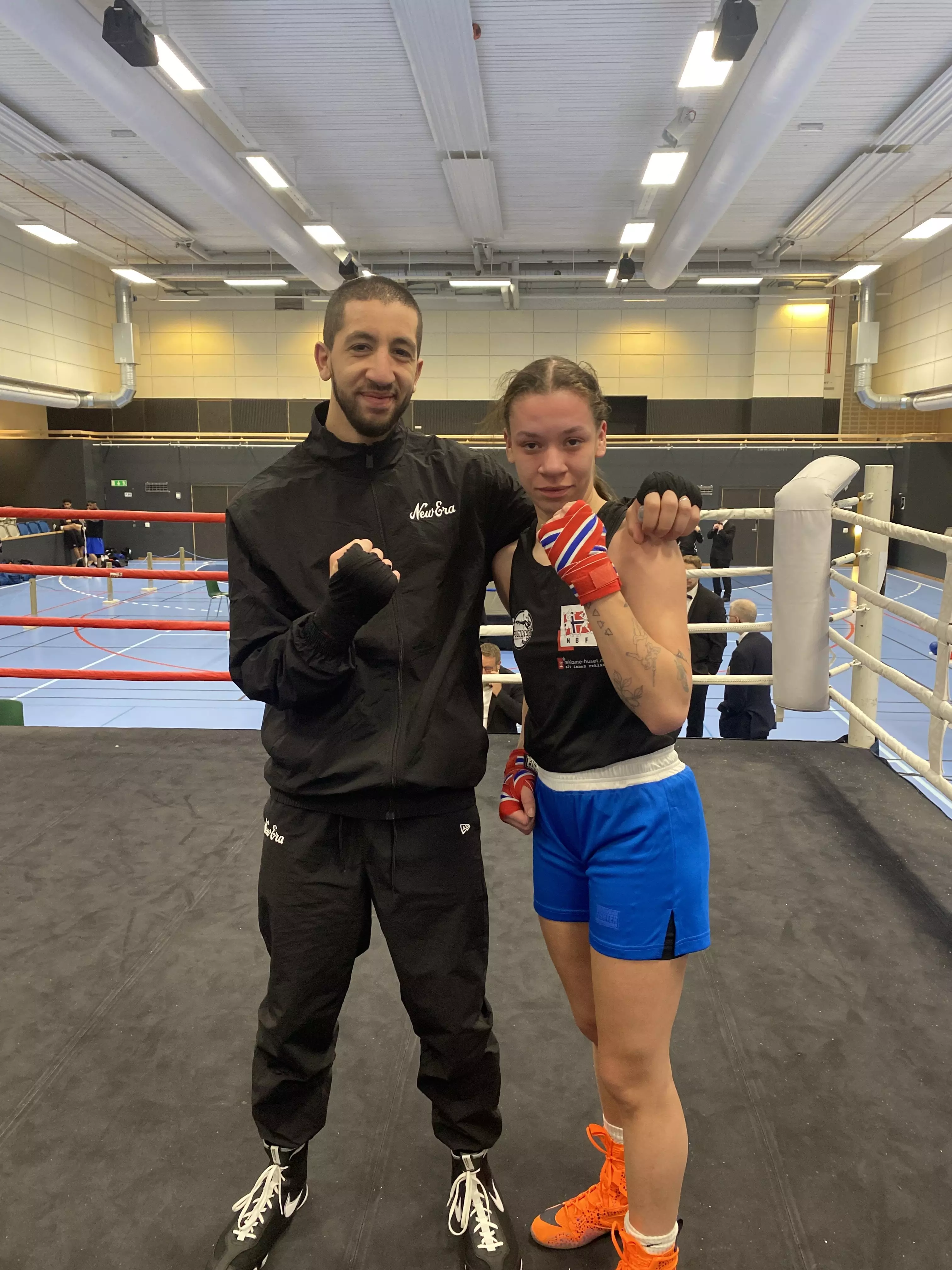 Nora tok to sparringer