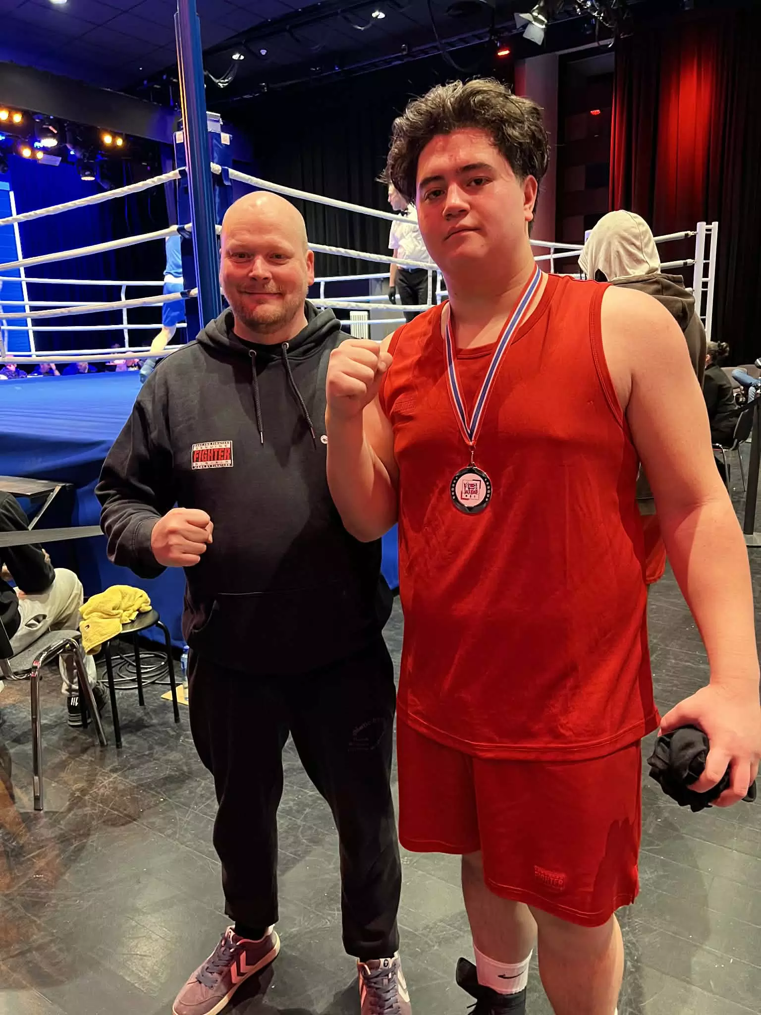 Kim Andre og trener Jon etter kamp